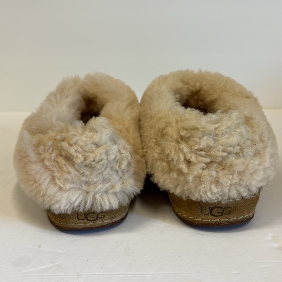 Ugg Wrinn Beige Knit Slippers - Picture 4 of 12